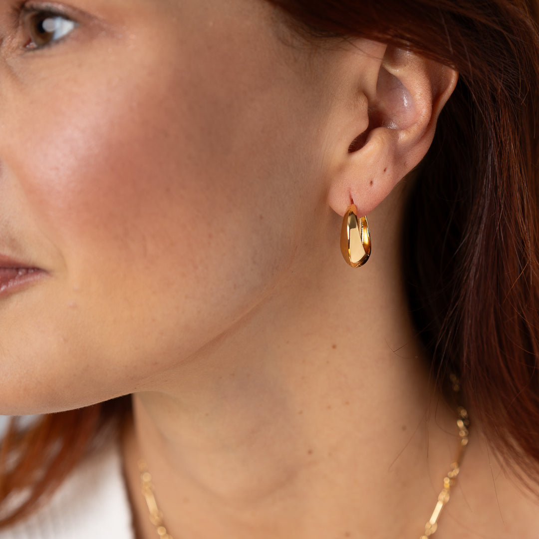 Demi Hoops